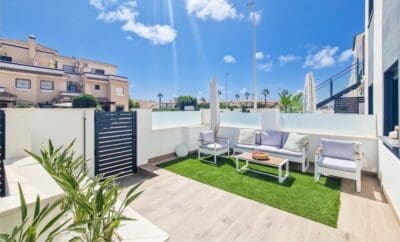 Apartment with swimming pool in Spain