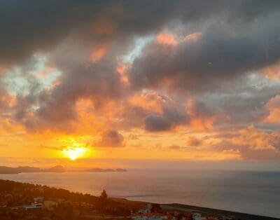 Madeira Sunrise Apartment With Seaview
